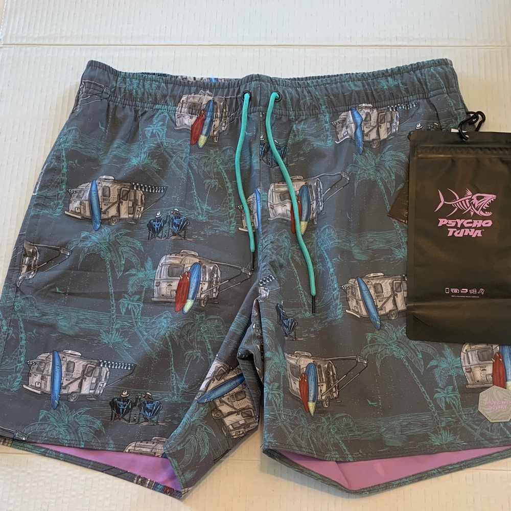 Psycho Tuna Gunmetal Camper Paradise Mens Size Large Shorts